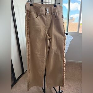 NWT Wm’s 10 Cute Frayed Side Seam Wide Leg Pants - Tan